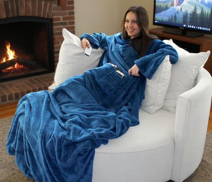 Brandsseller Flauschige TV-Decke mit Ärmeln 170x200 cm in Cashmere Feeling - Fusssack und 2 Taschen
