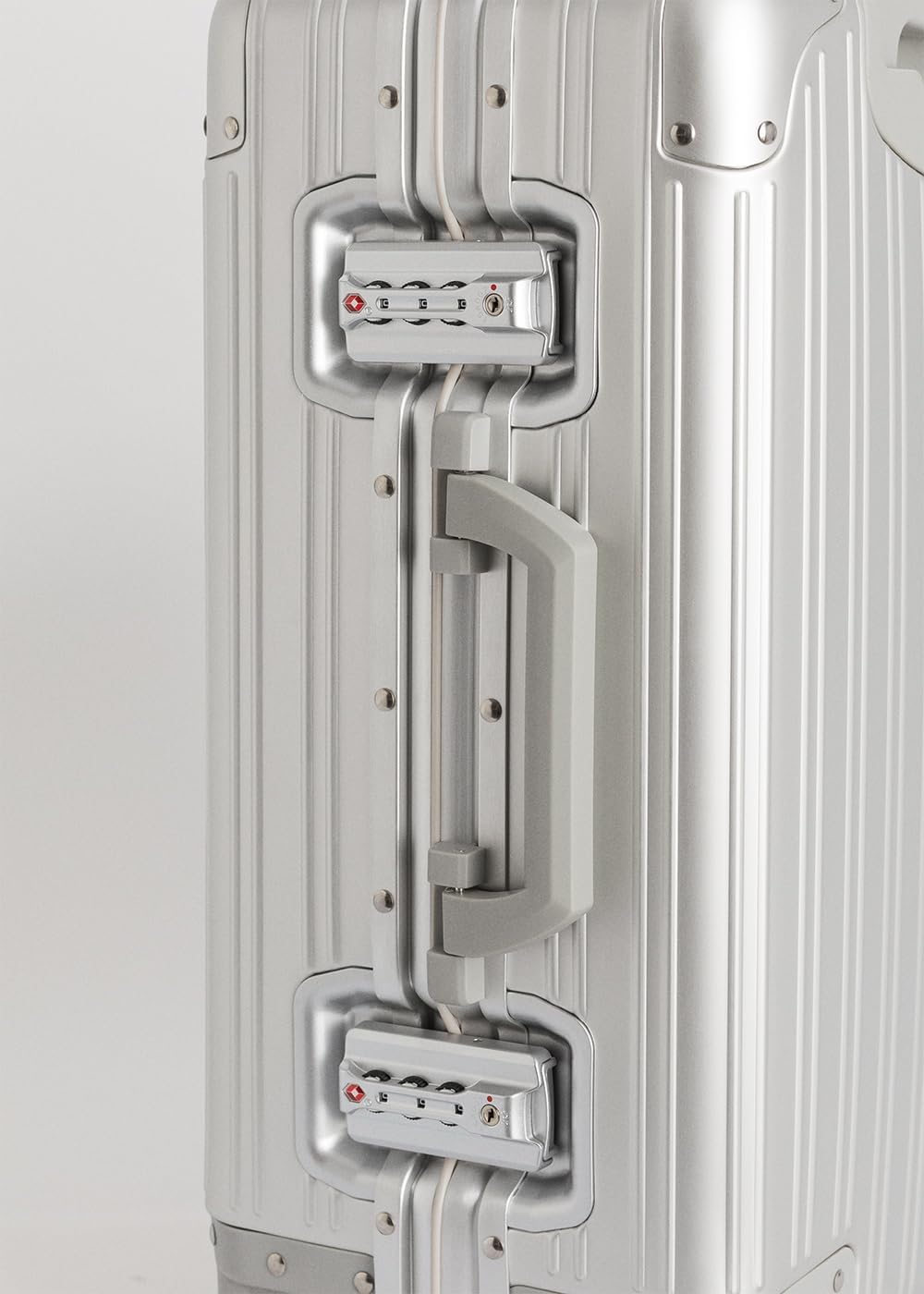 CREATE / Luggage Aluminium/Hartschalenkoffer / 40x23x55cm / Doppeltes TSA-Schloss, multidirektionale