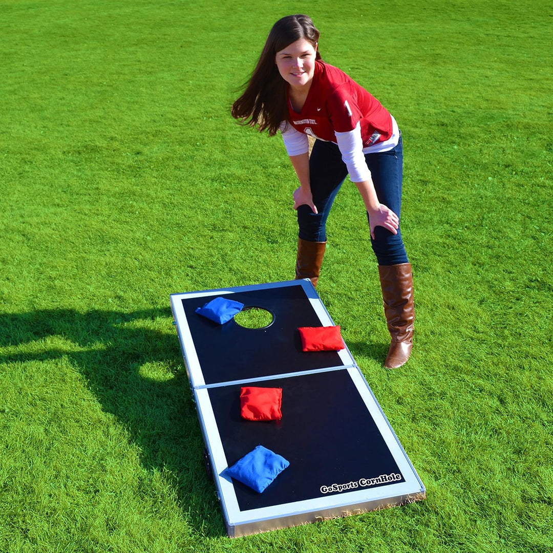 GoSports Klassisches Cornhole Set in regulärer Grösse – enthält 8 Sitzsäcke und Regeln