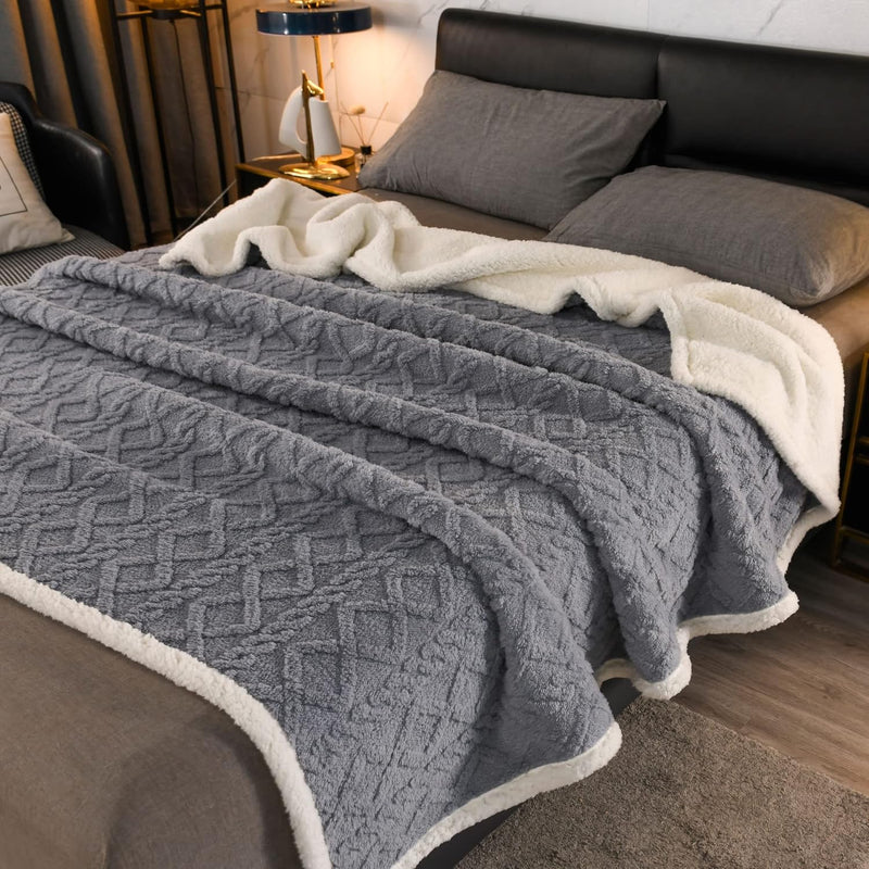 OLDBIAO Kinder Kuscheldecke 70 x 100 cm Grau Weiss Flauschig Extra Weich & Warm Wohndecke Flanell Fl
