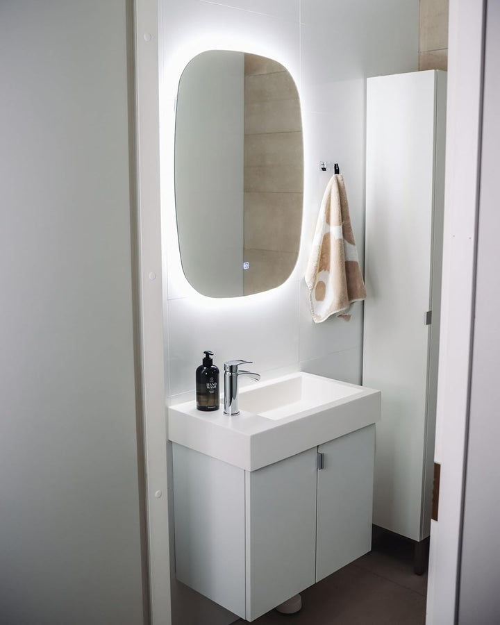 Modern Ovaler LED Wandspiegel Badezimmer Schlafzimmer ø 78 cm Silber Bergerac