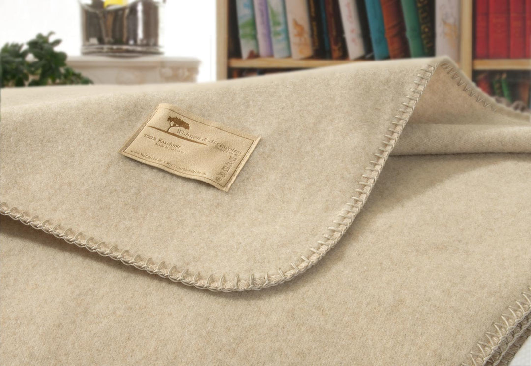 Wohnen & Accessoires GmbH & Co. KG Kaschmirdecke, Wolldecke aus 100% Kaschmir Amalfi Creme-beige 150