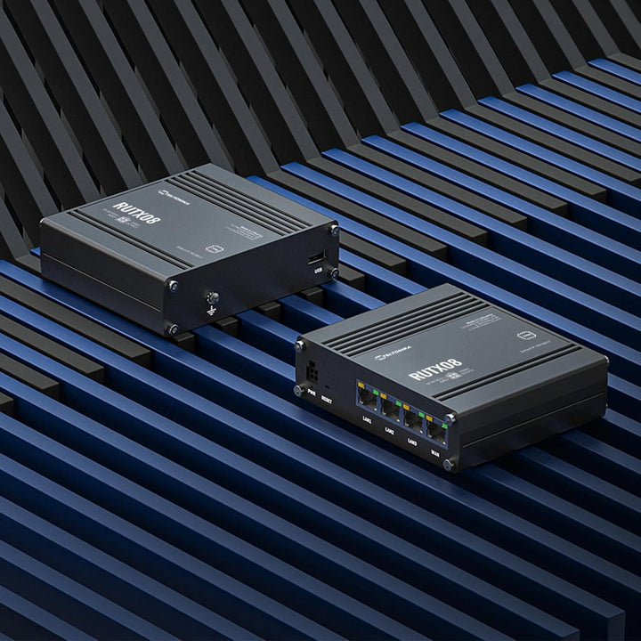 Teltonika RUTX08 Router verkabelt grau