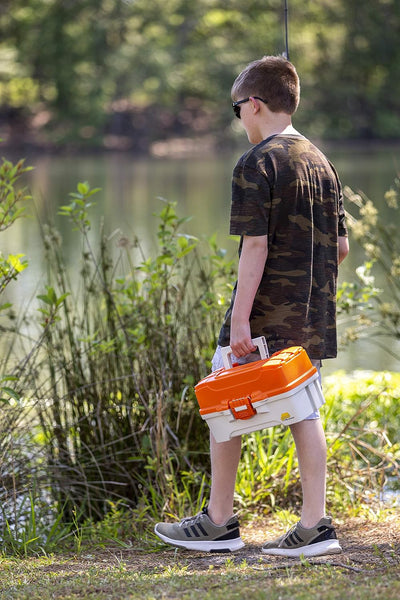 Plano Let's Fish Tackle Box für Angelzubehör Drei - Tablett Orange/Braun, Drei - Tablett Orange/Brau