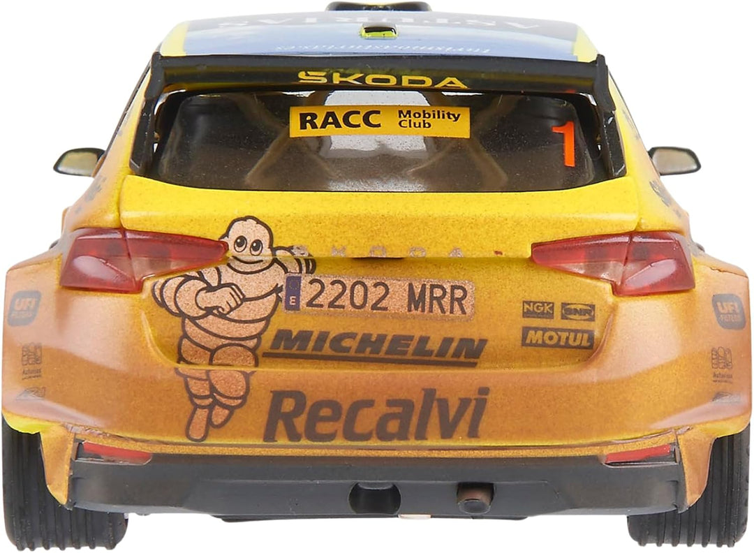 SCALEXTRIC - Rennfahrzeug Advance - Slotauto - Massstab 1:32 (Skoda Fabia WRC2 - Suárez Mud Effect R