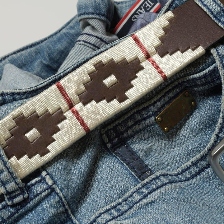 PELPE Argentinischer Ledergürtel mit passender Schnur und Lederarmband. Auf Leder gestickter Gürtel