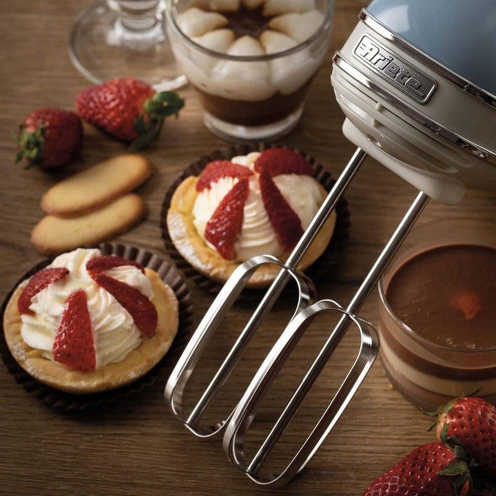 Ariete 1548 Handmixer Vintage, 450 W, 5 Geschwindigkeiten, Turbo-Funktion, 2 Schneebesen, hellblau