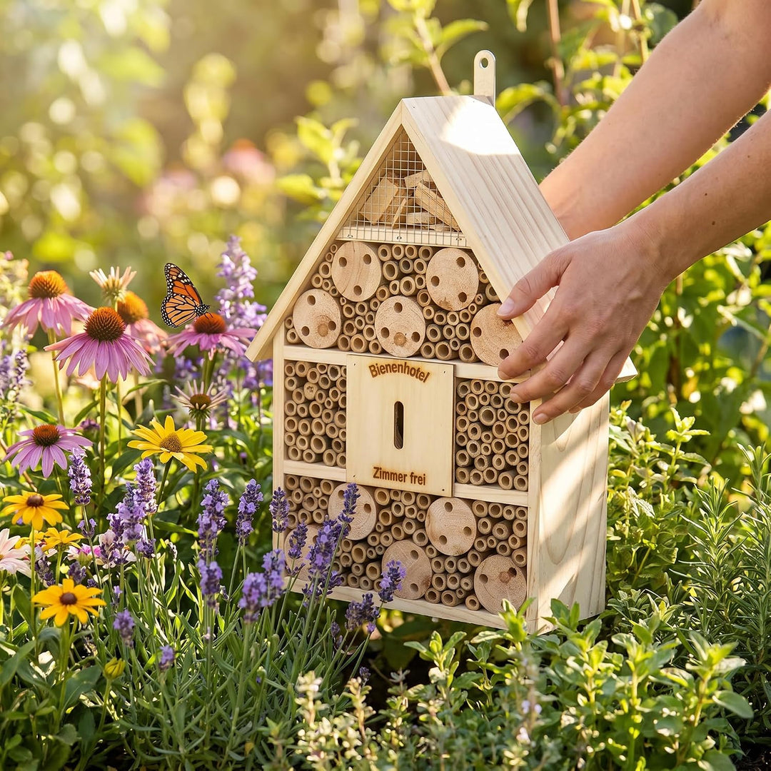 CULT at home Insektenhotel und Nistkasten Höhe 38 cm - Schmetterlingshaus Marienkäferhotel Bienenhot