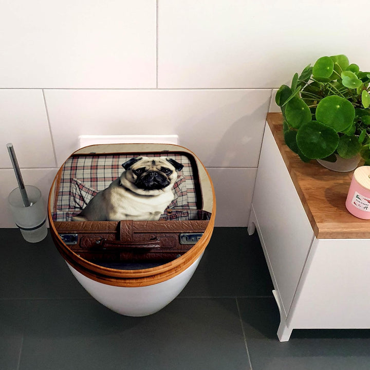 banjado® Design WC Sitz Bambus Absenkautomatik mit Motiv Mops im Koffer/Toilettendeckel mit Absenkau