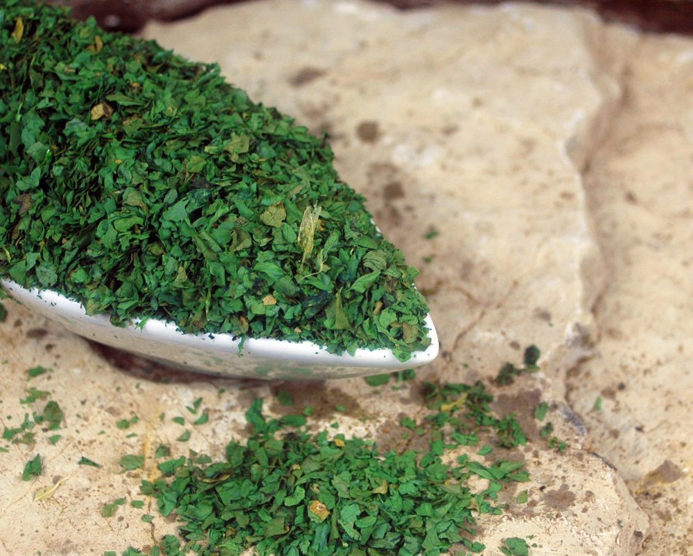 Naturix24 – Korianderblätter gerebelt – 1 Kg Beutel