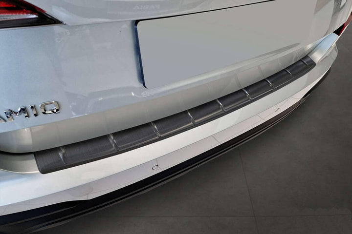 Ladekantenschutz aus Edelstahl in anthrazit mit 3D Abkantung passend für Skoda Kamiq ab 2024 (Faceli