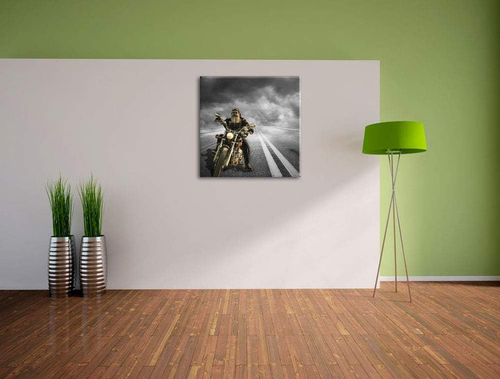 Pixxprint Biker auf Highway 70x70cm Leinwandbild Wandbild Kunstdruck, 70x70