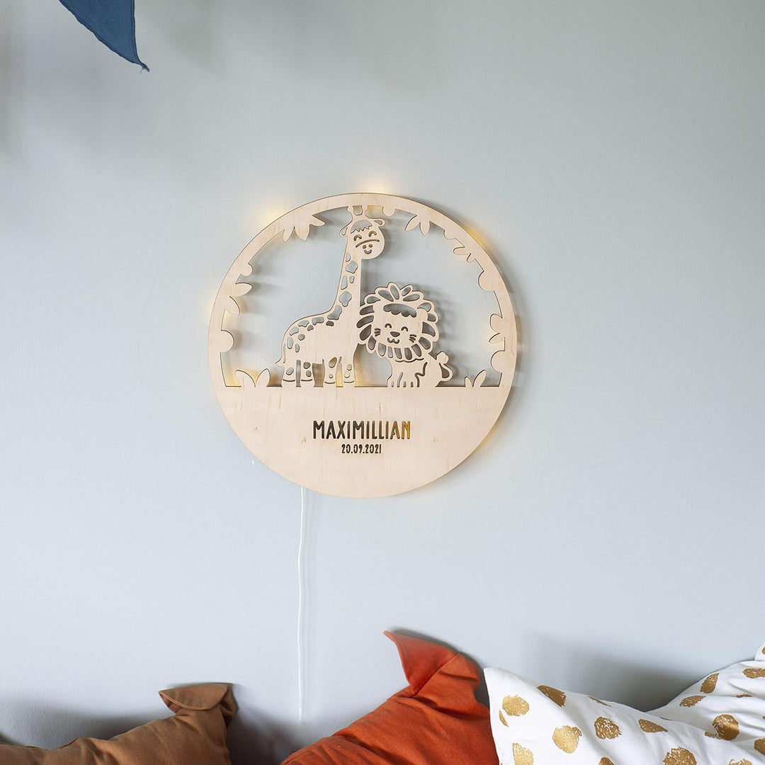 LAUBLUST Nachtlicht Kinderzimmer Personalisiert - Löwe & Giraffe - 30x0,4 cm - Natur - Wandlampe Hol