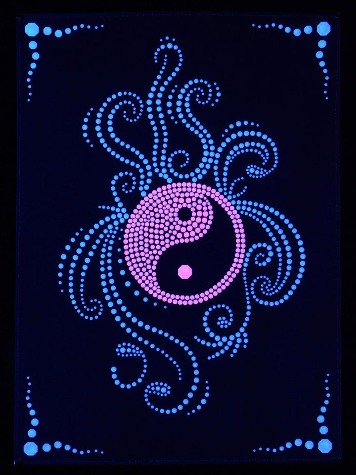 PSYWORK Schwarzlicht Stoffposter Neon | Crystal Ying Yang | 1,0 x 1,4m | UV-aktiv | fluoreszierend |