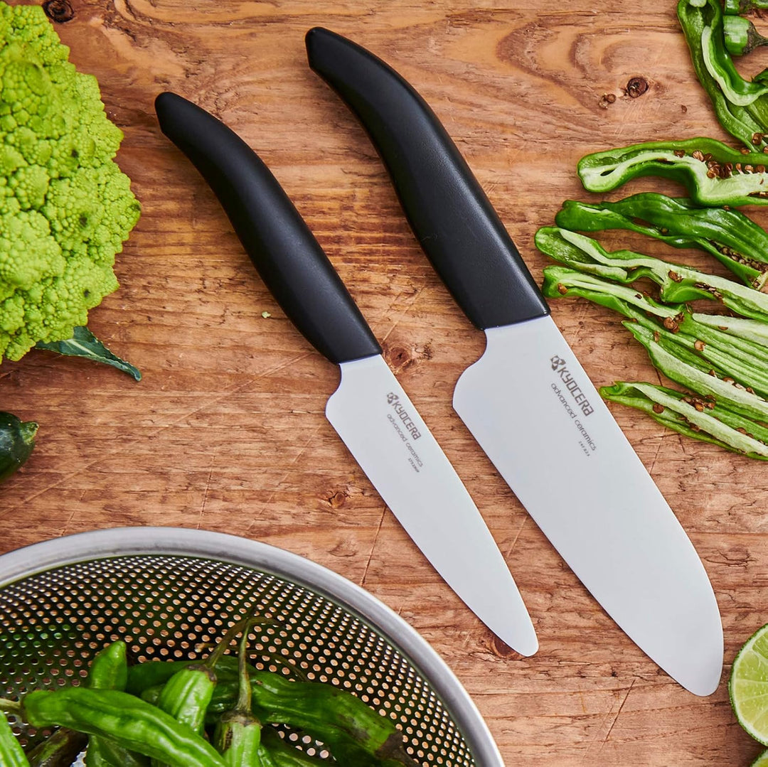 Kyocera Santoku Messer aus bruchfesterer, korrosionsfreier Zirkonia-Hochleistungskeramik (Z206). Ext
