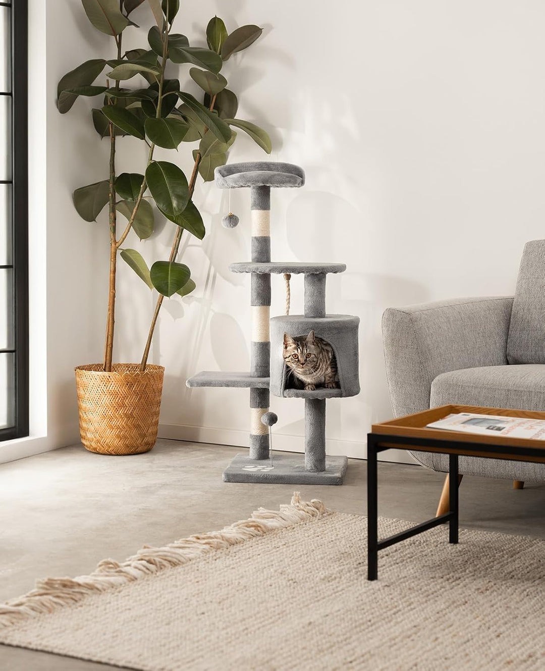 lionto Kratzbaum für Katzen mit 2 Plüschbällen & Spielseil, Höhe 112 cm, Katzenbaum mit Sisalseil &