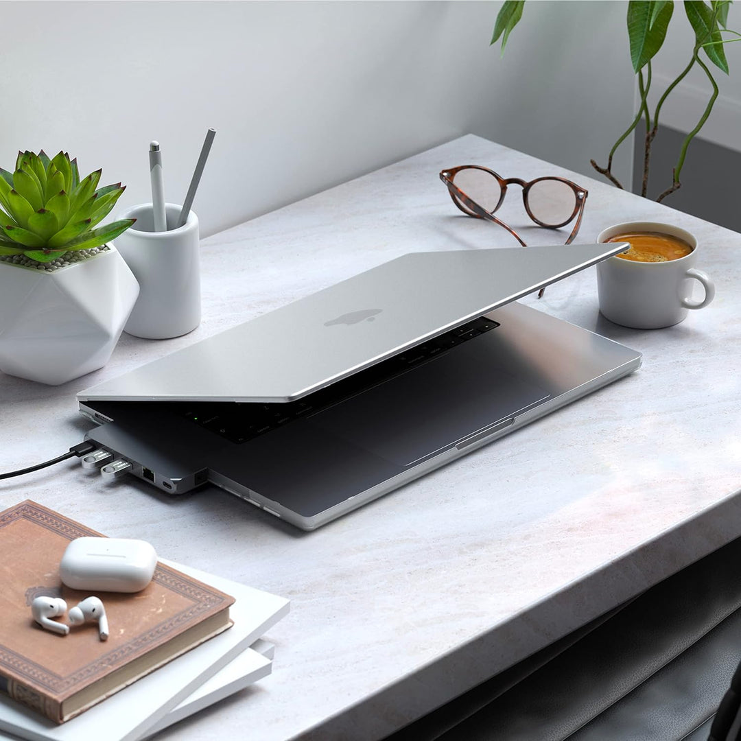 SATECHI Eco Hardshell Case - Kompatibel mit MacBook Air Case (M2, 2022) Modell A2681 – Leicht und Sc