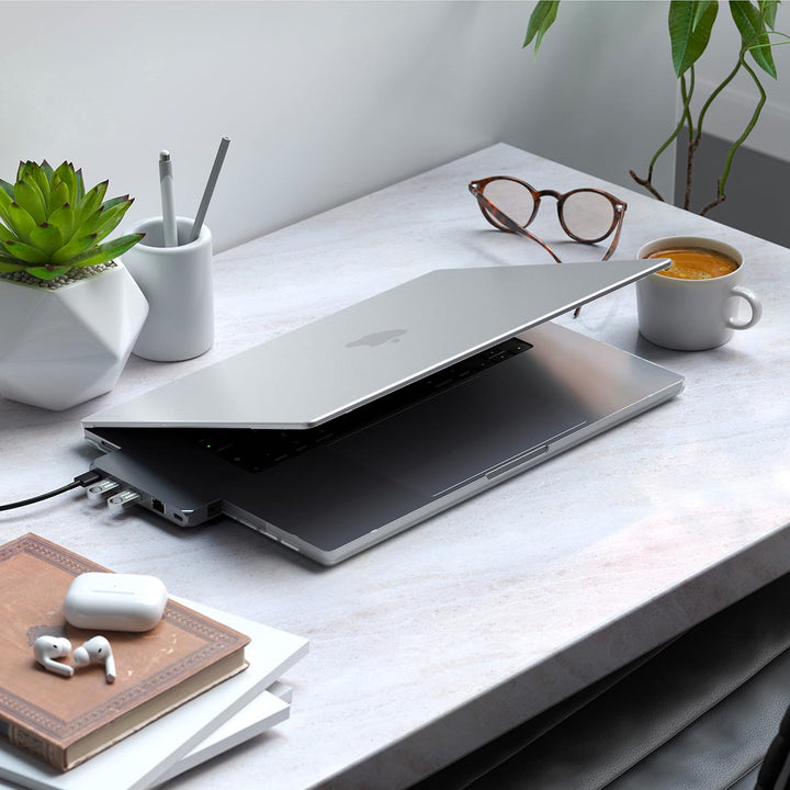 SATECHI Eco Hardshell Case - Kompatibel mit MacBook Air Case (M2, 2022) Modell A2681 – Leicht und Sc