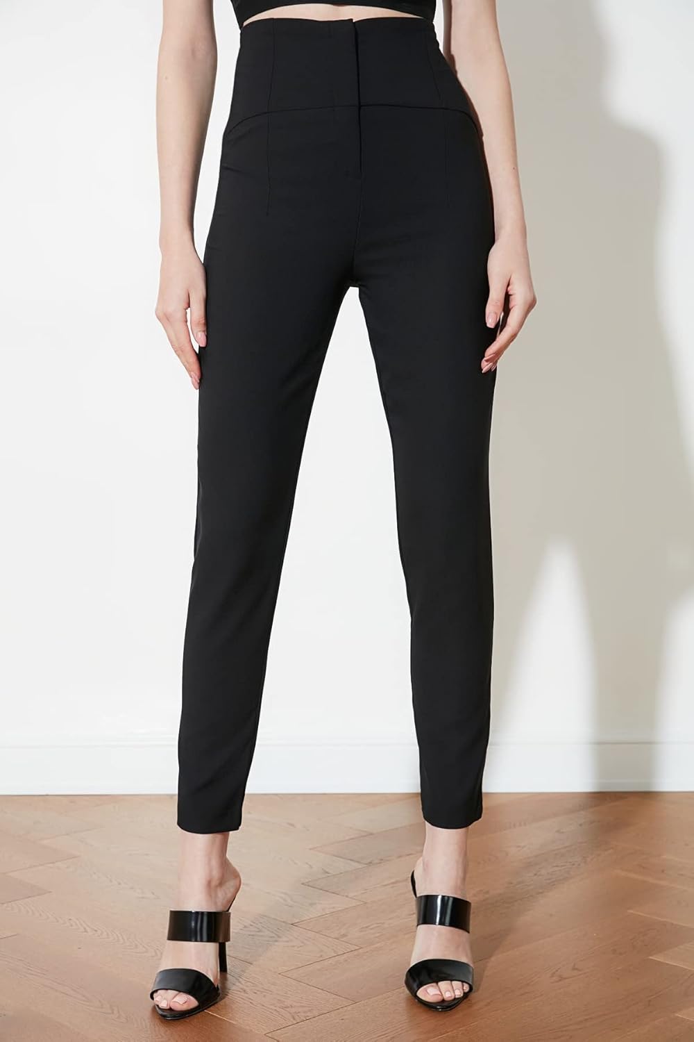 TRENDYOL Frau Mittlerer Bund Straight Leg Zigarettenschnitt Hose 36 Schwarz, 36 Schwarz