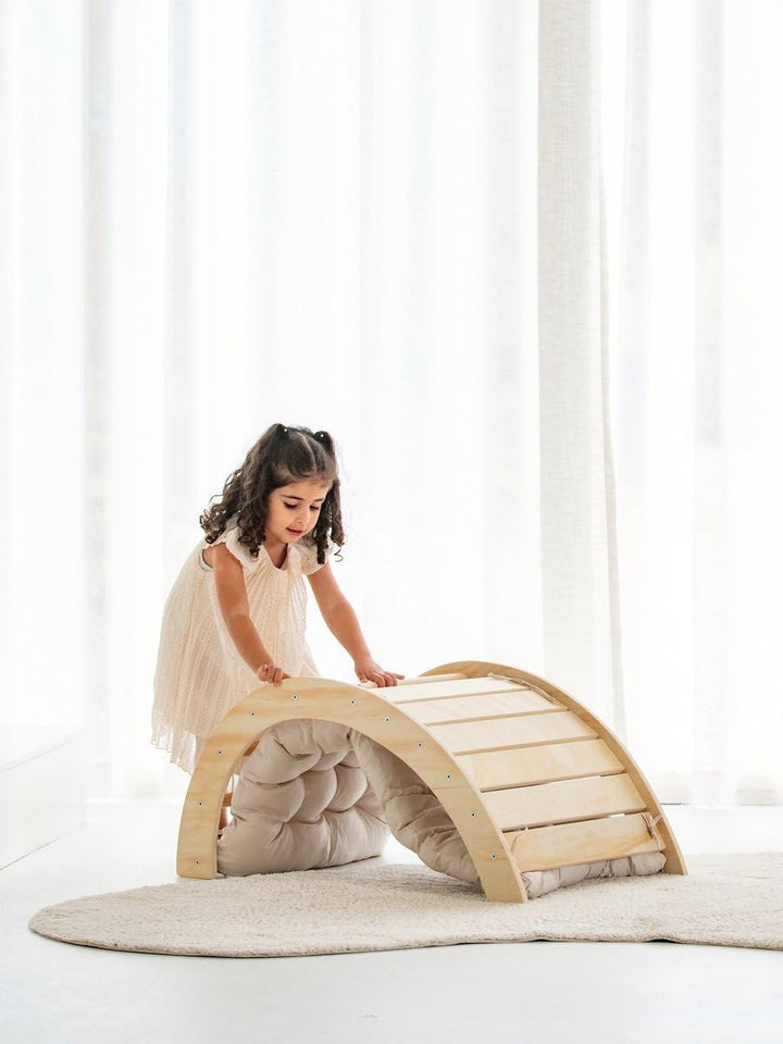 Mini-Kletterbogen – Kletterbogen aus Holz mit Kissen – Montessori-Spielhalle – 76 x 47 x 37 cm – Wei