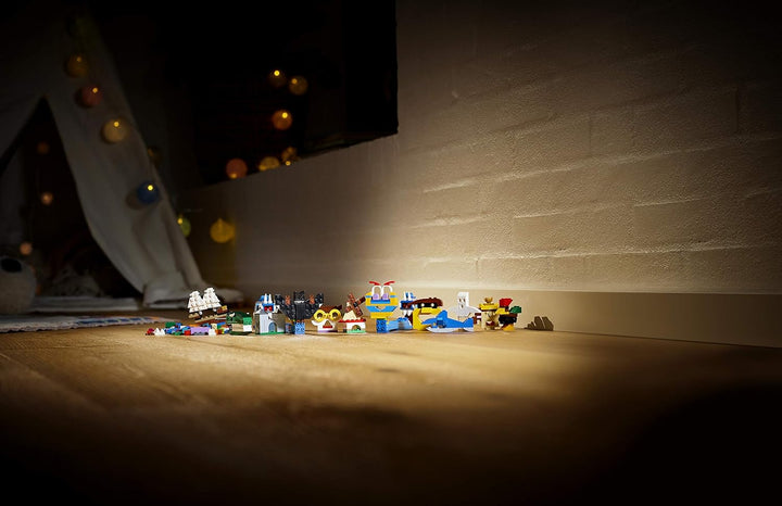 LEGO Classic Bausteine - Schattentheater, Baukasten für Schattenfiguren, lustiges Konstruktionsspiel