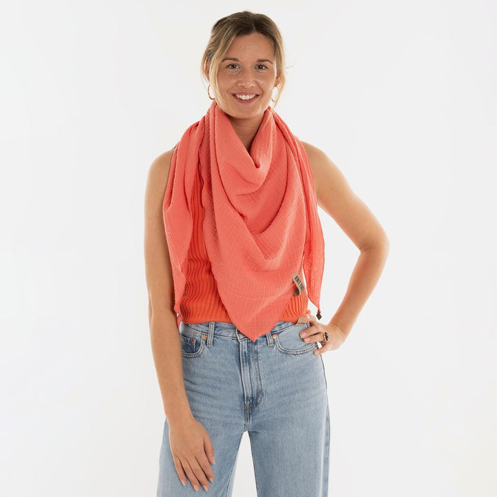 KNIT FACTORY - Liv Dreieckstuch - Tuch Schal für Damen - Weiches Musselintuch - Für Frühling und Som