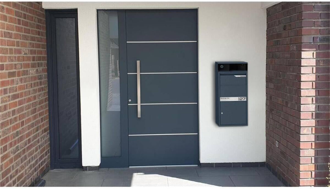Metzler Paketbox mit Video Türsprechanlage, personalisiert mit Gravur | Videosprechanlage mit Postka