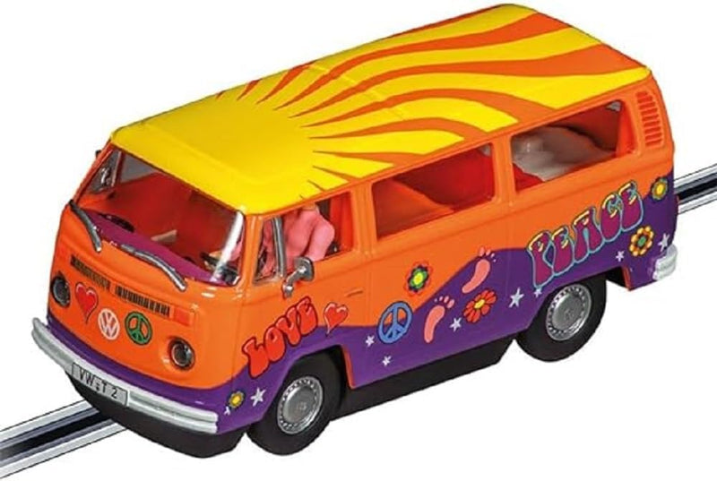 Carrera - 20031095 - Carrera Digital 132 I VW Bus T2b Peace and Love I Hippie Stil auf der Rennstrec