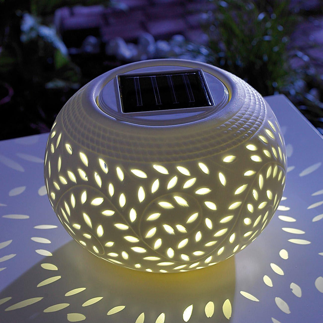 Lunartec Solartischleuchte: Solar-Dekoleuchte aus Porzellan mit Farbwechsler + weisser LED (Solar La