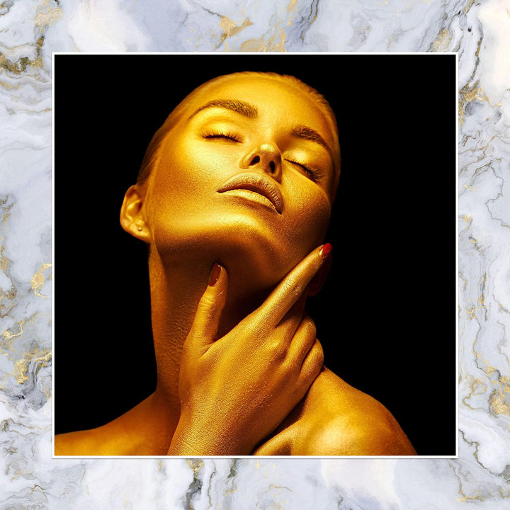 wandmotiv24 Poster als Wanddeko, Grösse 50x50cm, Gold Collection, Frau in Gold, rote Nägel, Edel, Gl