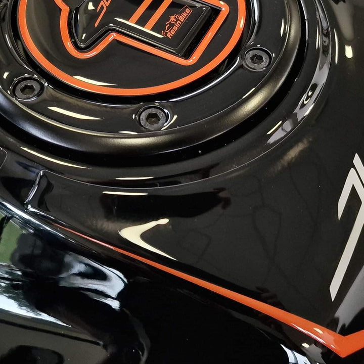 Resin Bike Aufkleber für Motorrad Kompatibel mit KTM 125 Duke 2021-2022 Silber. Tankabdeckung vor St