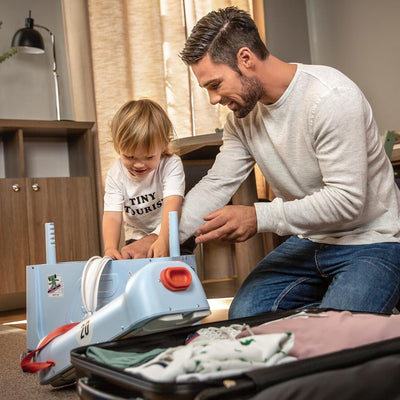 Stokke JetKids BedBox, Blue Sky - Aufsitzkoffer & Flugsitzbett – Damit Dein Kind im Flugzeug entspan