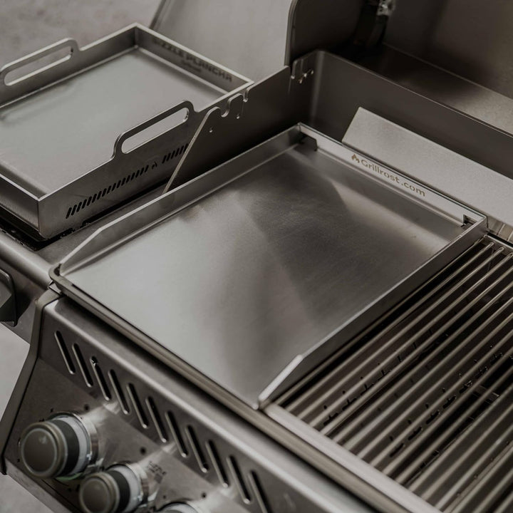 Grillrost.com Das Original Edelstahl Grillplatte | Plancha 45x30cm - passend für Napoleon Rogue (mit