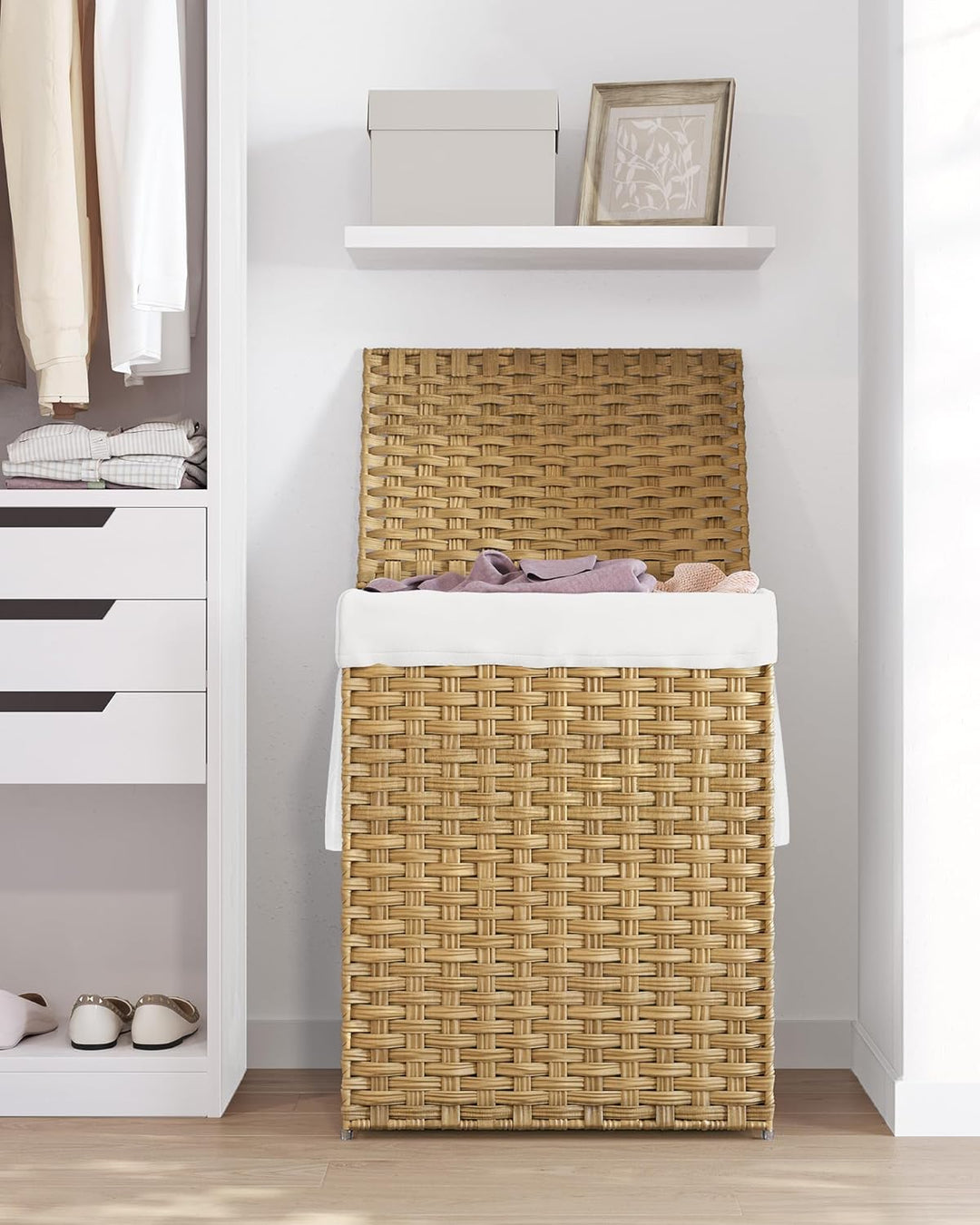 SONGMICS Wäschekorb 90 Liter, handgeflochten, Wäschesammler aus synthetischem Rattan, mit Deckel und