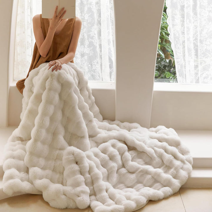 Lanqinglv Kuscheldecke Flauschig Decke 220x240 Weiss,Kaninchen Kunstfell Decke Plüsch,Wohndecke Dick
