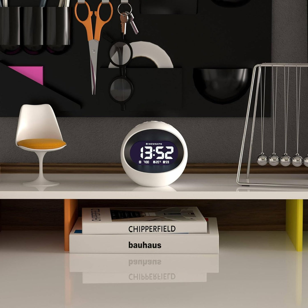NEWGATE® Digital Centre of The Earth Wecker (weiss mit schwarzem LCD-Display) White With Black Lcd D