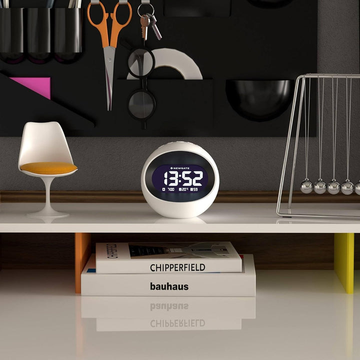 NEWGATE® Digital Centre of The Earth Wecker (weiss mit schwarzem LCD-Display) White With Black Lcd D