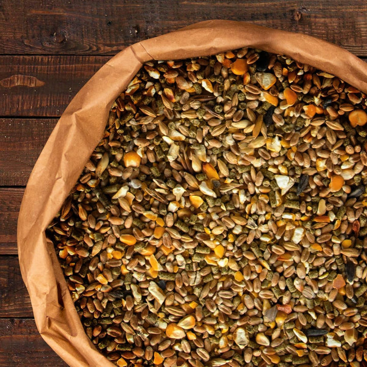 deuka Freiland-Mix 10 kg | Hühnerfutter | Abwechslungsreiches Alleinfutter | Vollnahrung für Legehen