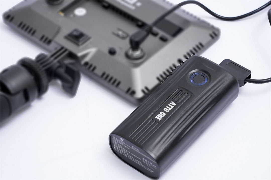 FXLION Mini Multi Voltage Tragbarer wiederaufladbarer Akku ATTO ONE mit D-Tap und USB für Fotolicht,
