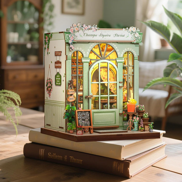 CUTEBEE Book Nook Kit - DIY Miniatur Puppenhaus zum Selberbauen mit LED-Beleuchtung Bücherregal Deko