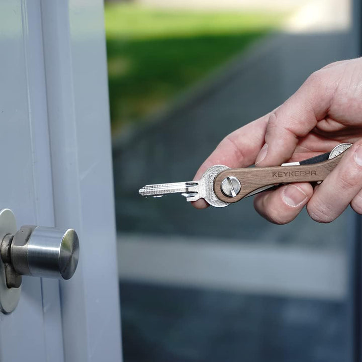 KEYKEEPA aus Holz - Der Schlüssel Organizer - für bis zu 12 Schlüssel, inklusive Flaschenöffner und
