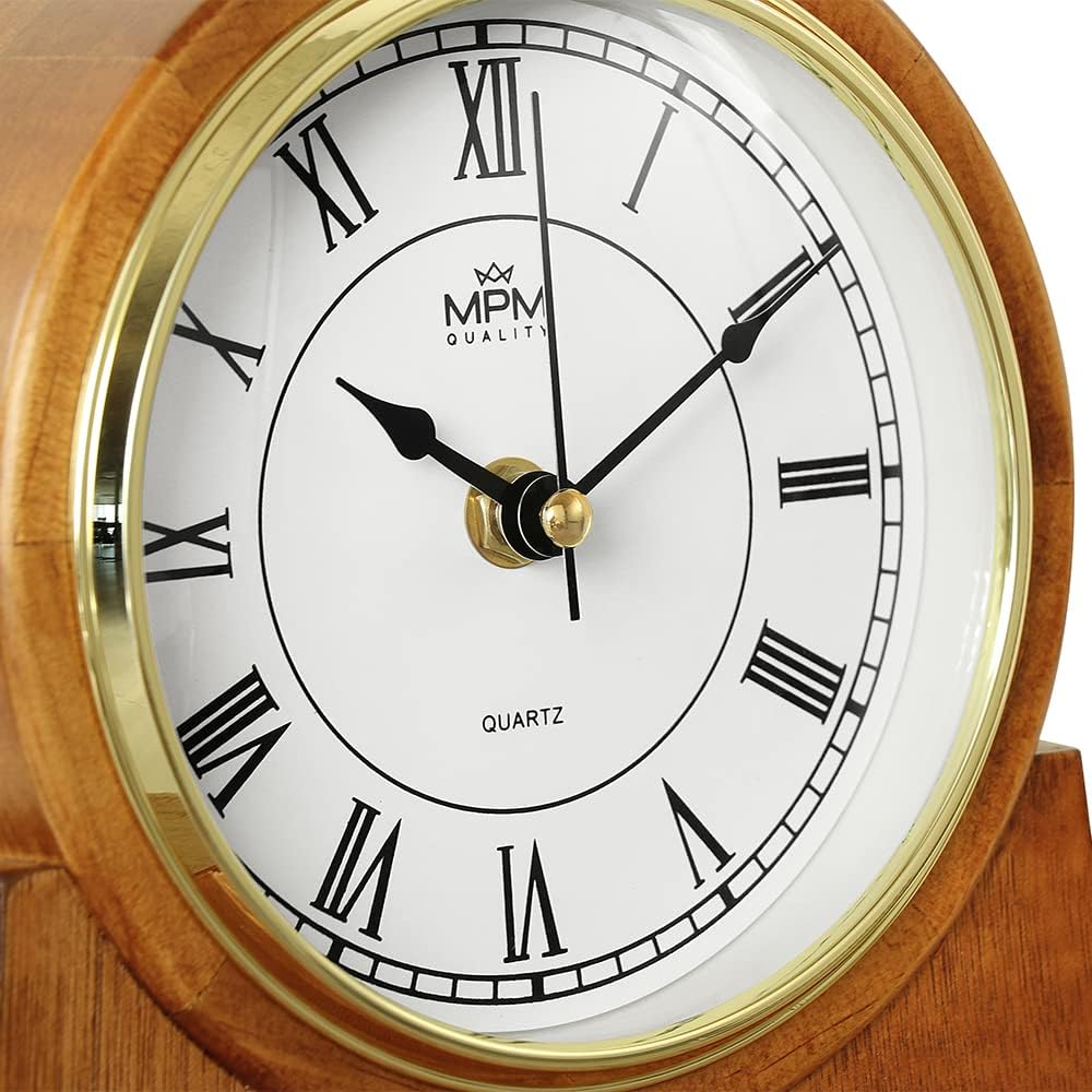 MPM Quality Retro Wood Tischuhr, Braun, Traditionelle und Elegante Holztischuhr, Römischen Ziffern,