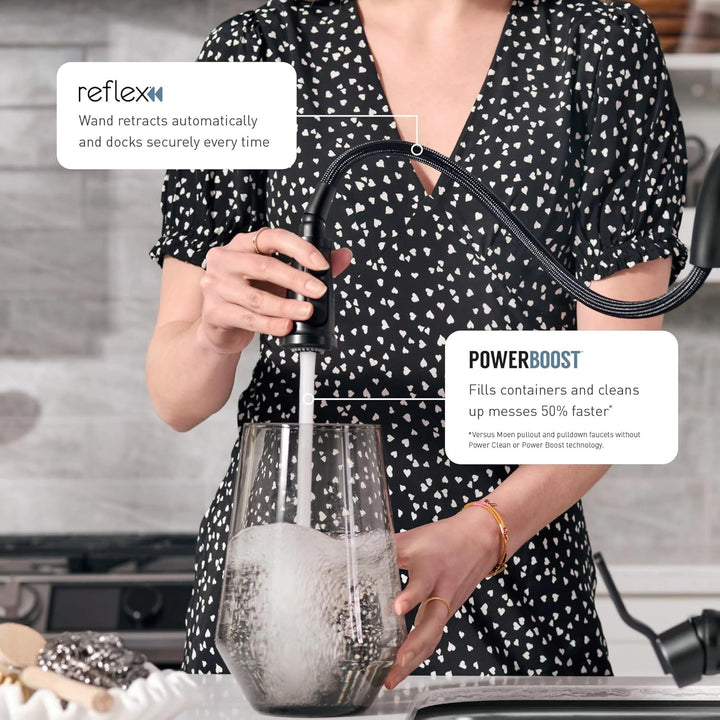 Moen Schlanke, mattschwarze Einhand-Küchenarmatur mit PowerBoost-Technologie für schnelleren Wasserf