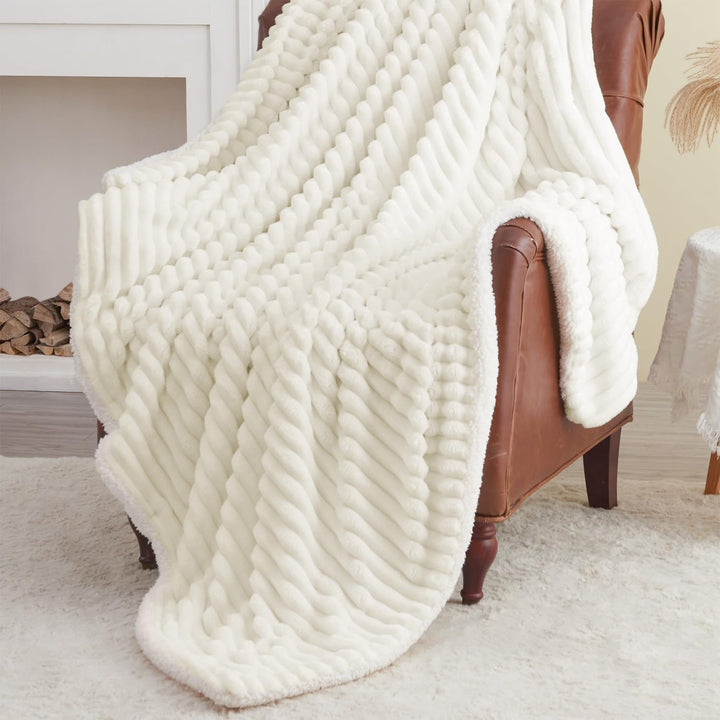 BEDELITE Kuscheldecke Flauschig Decke Klein - Dicke Sherpa Decken Cremeweiss 125x150 für Sofa, warme