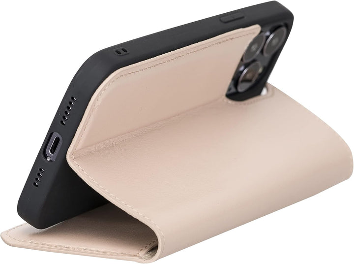 Solo Pelle aufklappbare Lederhülle kompatibel für iPhone 13 in 6.1 Zoll inkl. 1 Kartenfach für das o