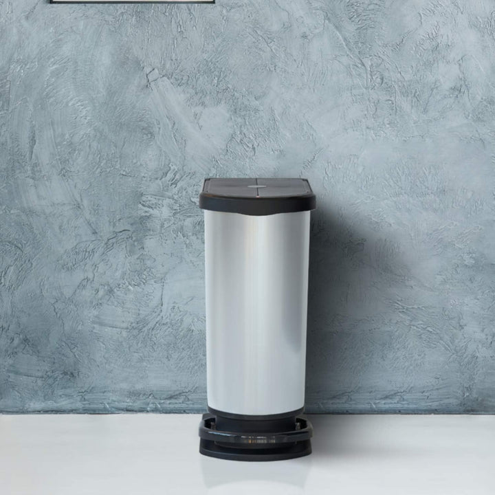 Rotho Paso Mülleimer 50l zur Mülltrennung mit Deckel und Pedal, Kunststoff (PP) BPA-frei, silber met