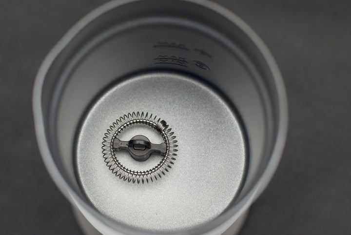 CASO Fomini Crema Inox–Design Milchaufschäumer,für cremigen Milchschaum kalt und heiss,ideal für Lat