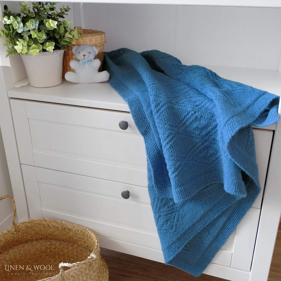 Linen & Cotton Babydecke Gestrickt Lilou Jungen Mädchen -100% Reine Neuseeland Wolle, Blau (85 x 65c