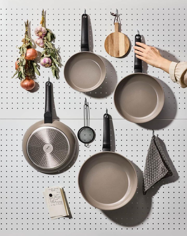 Fissler Ceratal Evo Classic Pfannen-Set 2-teilig (Ø 24 cm + Ø 28 cm, Warmgrau) – Keramikpfannen herg