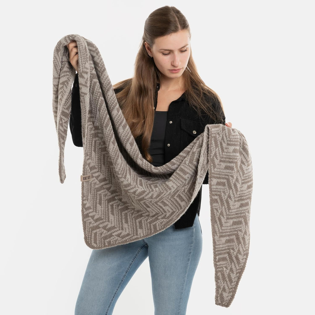 KNIT FACTORY - Dreiecksschal Josh - Damen Strickschal mit Wolle - Umschlagtuch für den Herbst und Wi